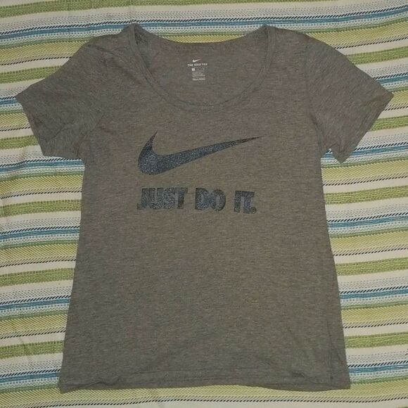 ‎🌈Nike T-shirt 🌈5 for $25 - Picture 1 of 5